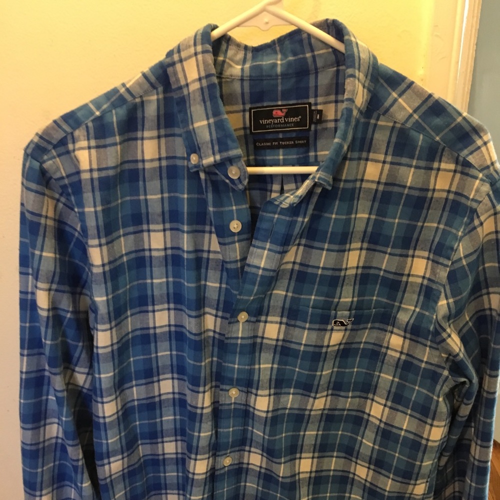 Vineyard Vine flannel. Medium.